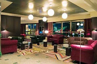 Carlton Plaza מלון 5*